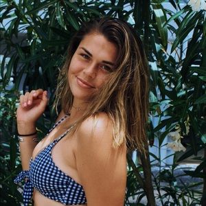 Meet your Posher, Ella